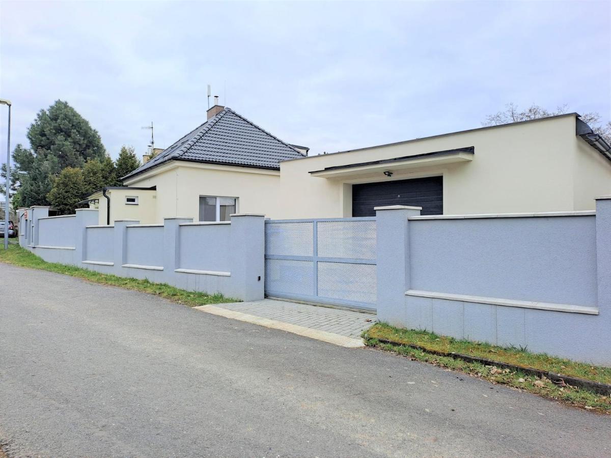 Apartmanovy Dum Se Zahradou V Klidne Casti Prahy Prag Exterior foto