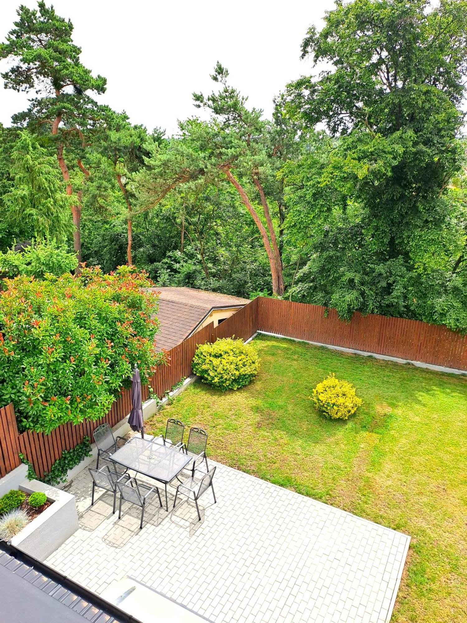 Apartmanovy Dum Se Zahradou V Klidne Casti Prahy Prag Exterior foto